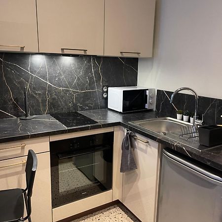Appartement Au Coeur Du Centre Ville De Carcasona Exterior foto