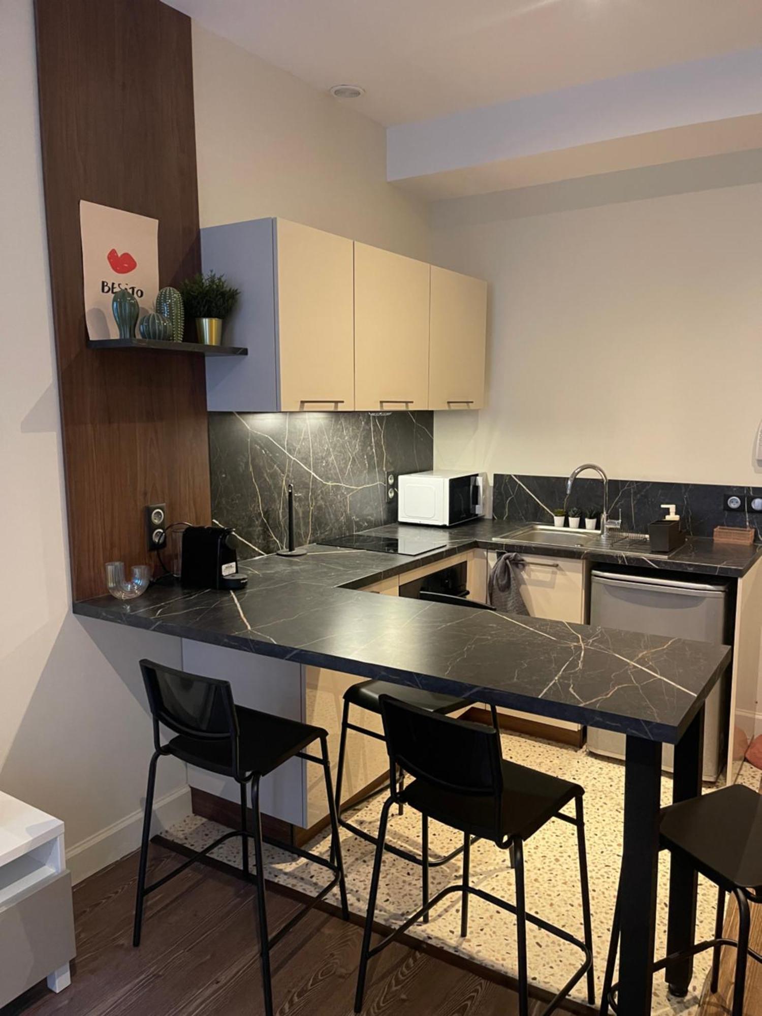 Appartement Au Coeur Du Centre Ville De Carcasona Exterior foto