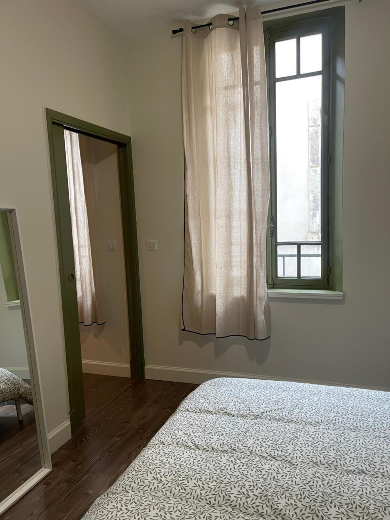 Appartement Au Coeur Du Centre Ville De Carcasona Exterior foto