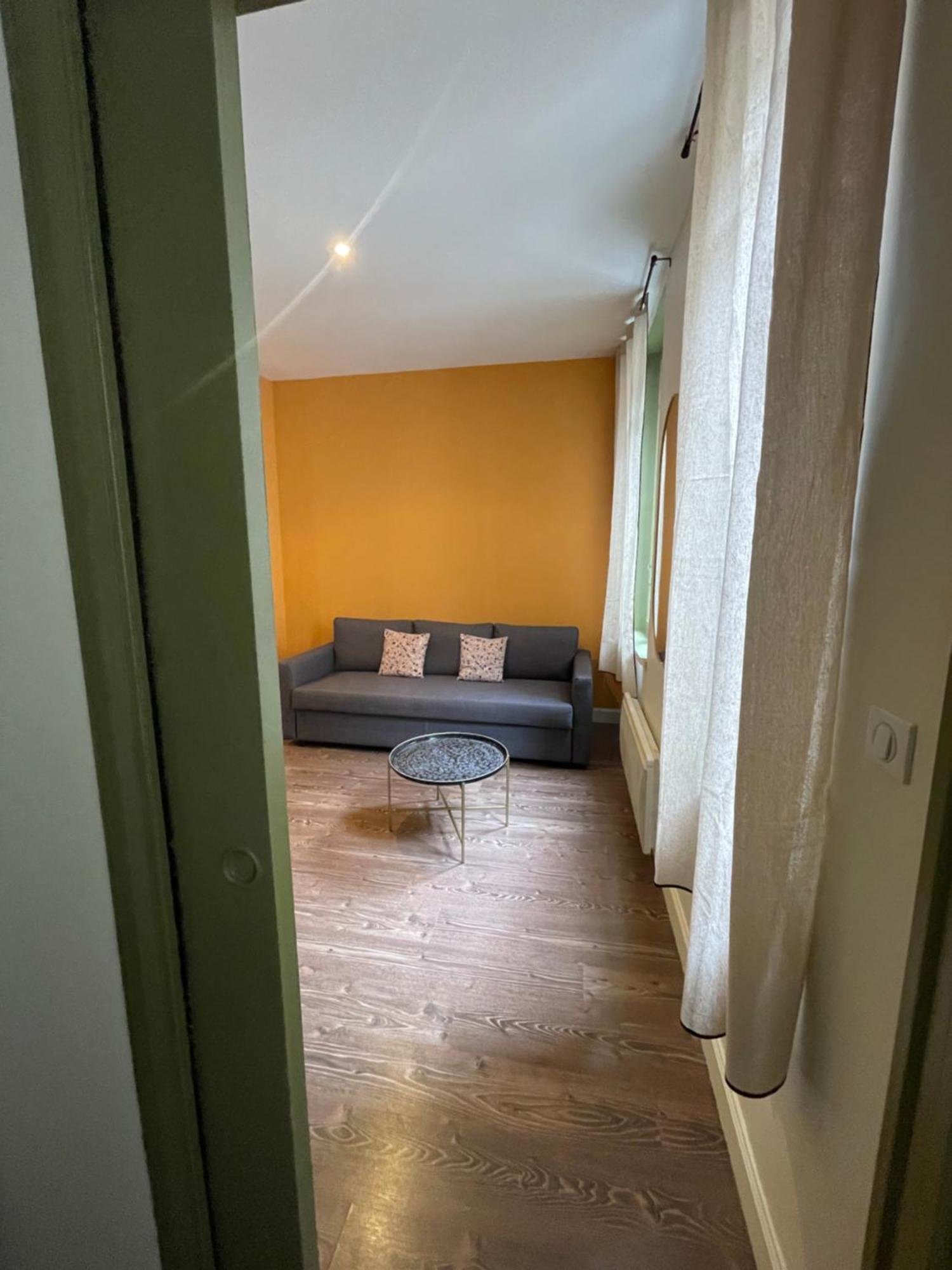 Appartement Au Coeur Du Centre Ville De Carcasona Exterior foto